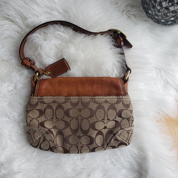 **SOLD** COACH Shoulder Bag - Picture 2 of 6